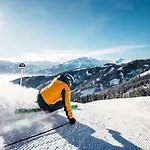 Crown Of The Alps By We Rent * Τσελ αμ Ζέε