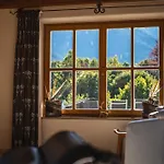 Crown Of The Alps By We Rent * 젤암제
