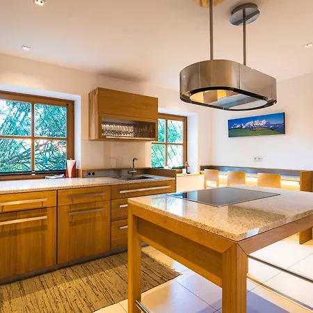 Crown Of The Alps By We Rent * 滨湖采尔