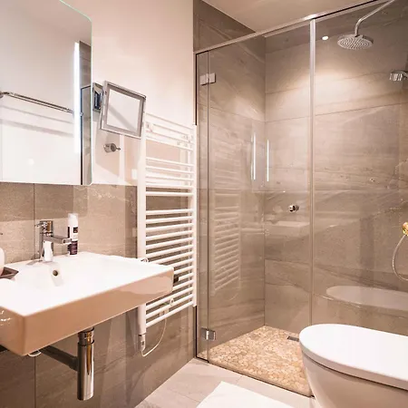 Crown Of The Alps By We Rent Zell am See