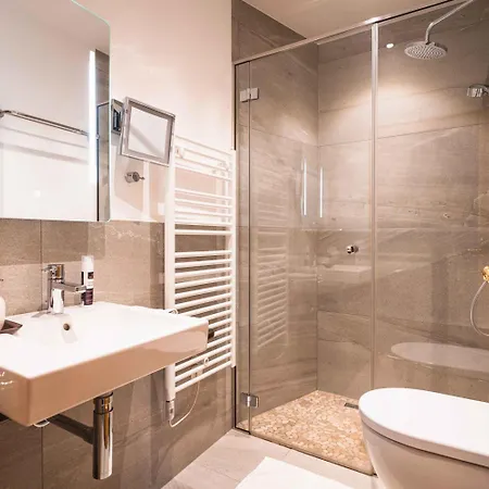 Crown Of The Alps By We Rent * Zell am See