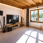 Crown Of The Alps By We Rent Chalet *
